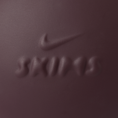 NIKE公式】NikeSKIMS ウィメンズ ハードシェル ラウンドケース